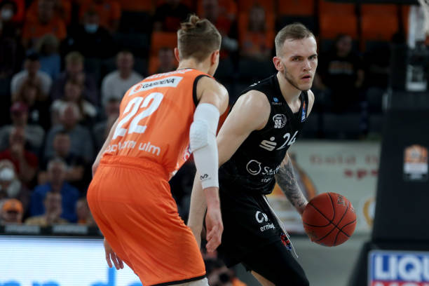 友好所打动 友好所打动