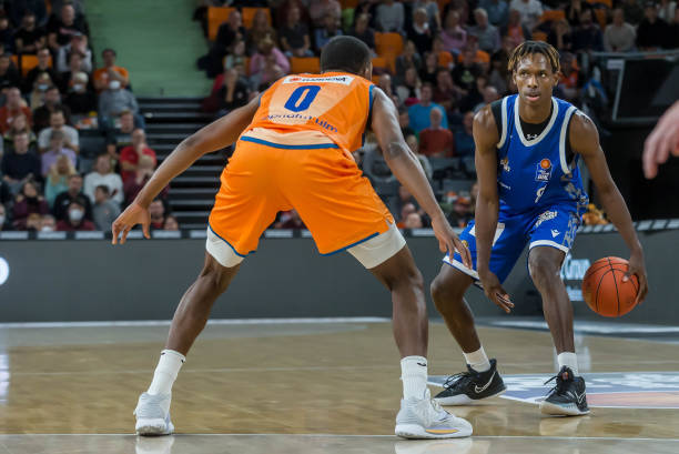 激励着我们 激励着我们